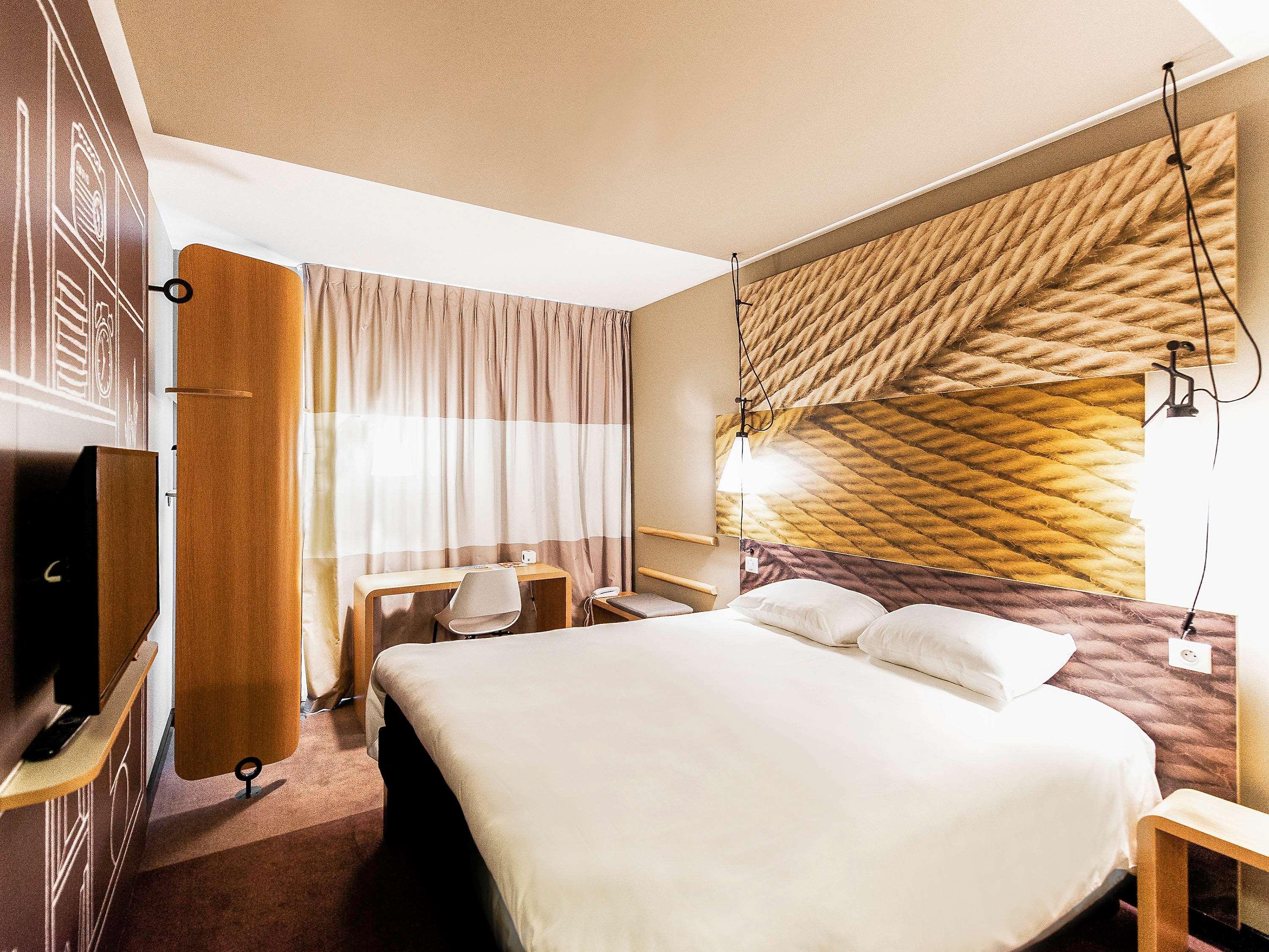 ホテル Ibis Poznan Polnoc スヒ・ラス エクステリア 写真