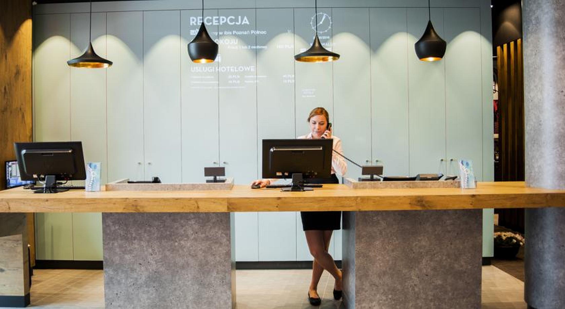 ホテル Ibis Poznan Polnoc スヒ・ラス エクステリア 写真