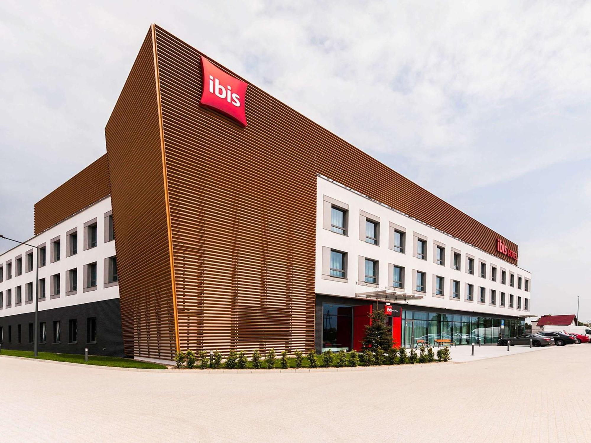 ホテル Ibis Poznan Polnoc スヒ・ラス エクステリア 写真