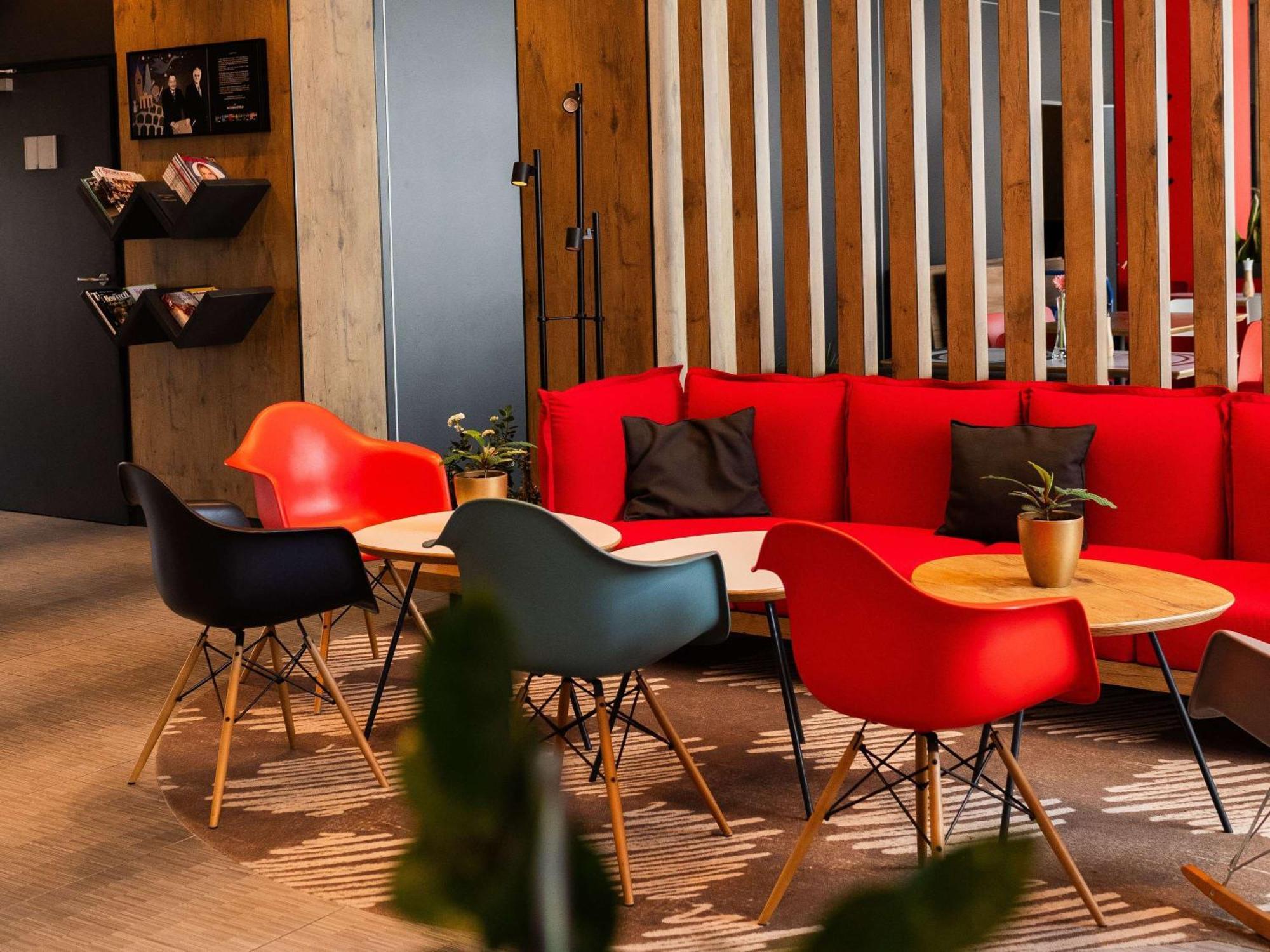 ホテル Ibis Poznan Polnoc スヒ・ラス エクステリア 写真