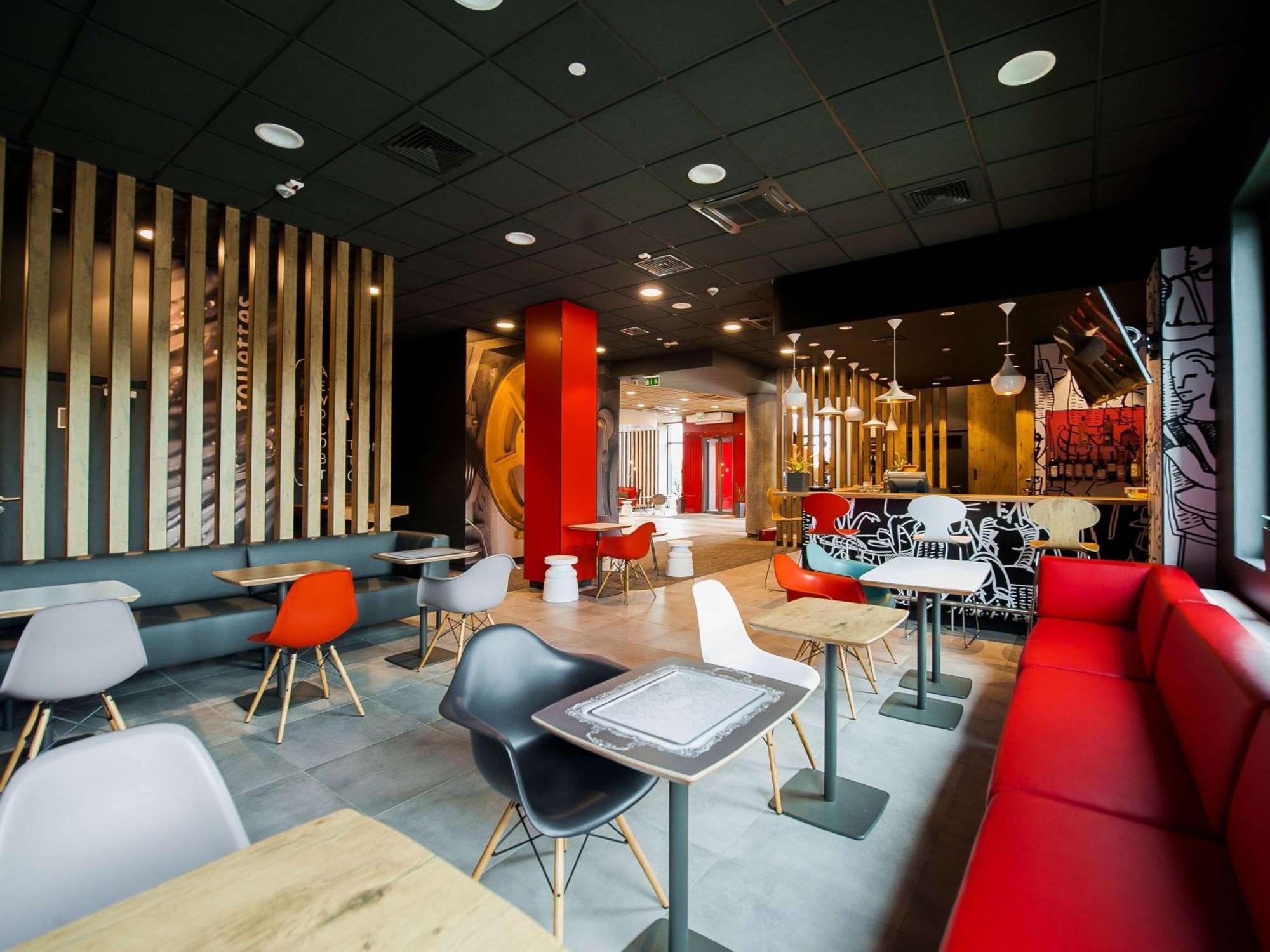 ホテル Ibis Poznan Polnoc スヒ・ラス エクステリア 写真