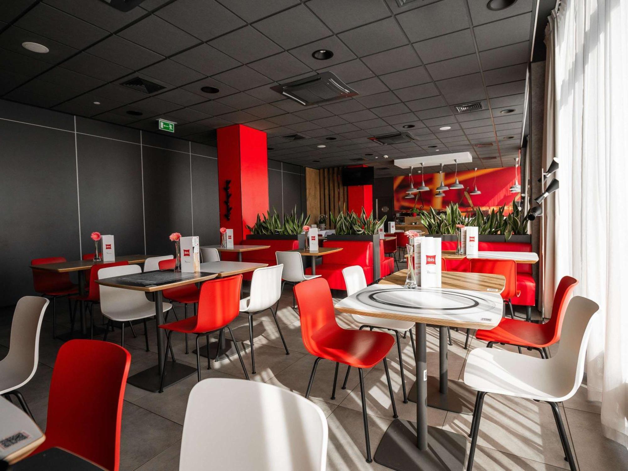 ホテル Ibis Poznan Polnoc スヒ・ラス エクステリア 写真