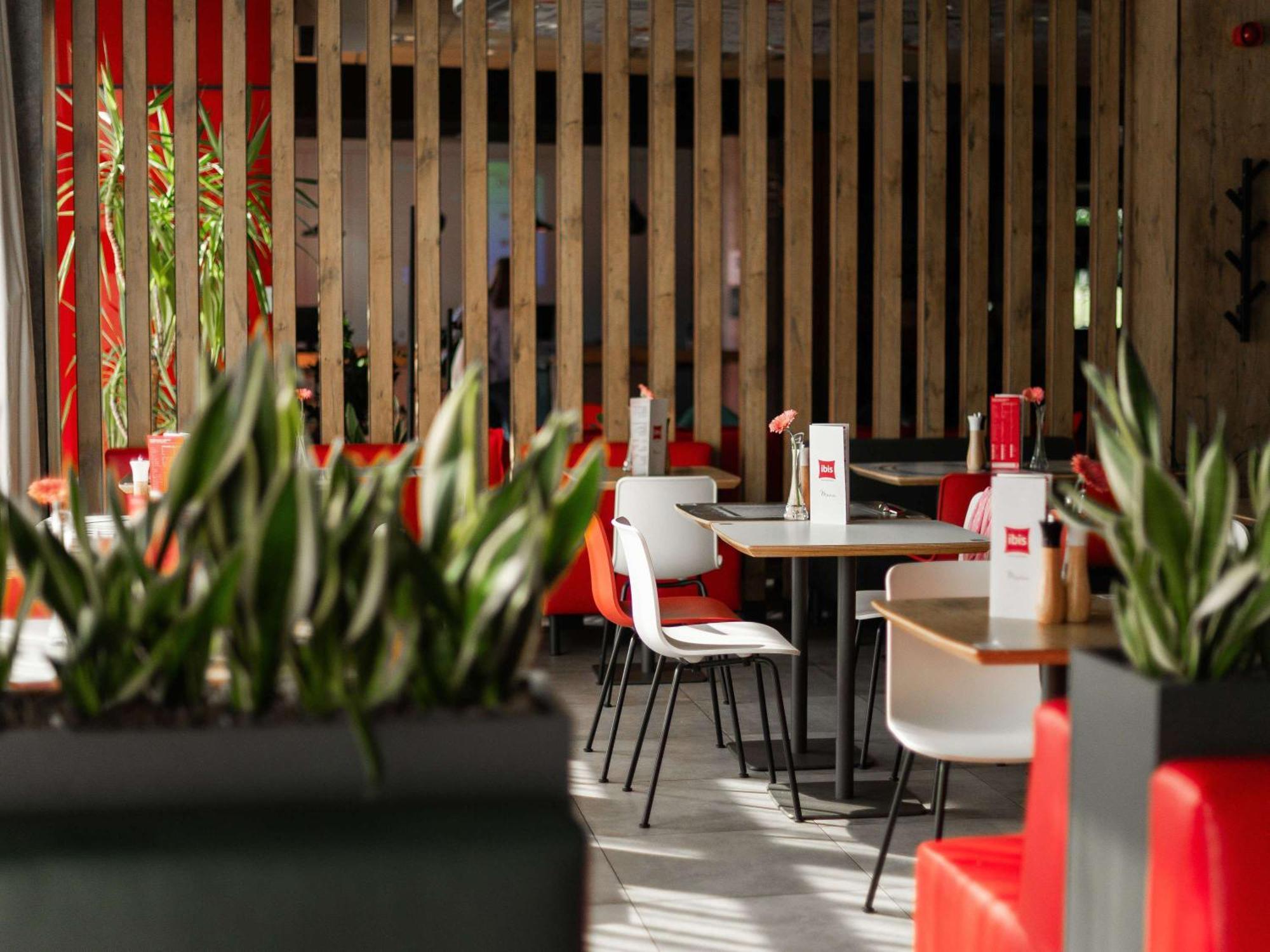 ホテル Ibis Poznan Polnoc スヒ・ラス エクステリア 写真