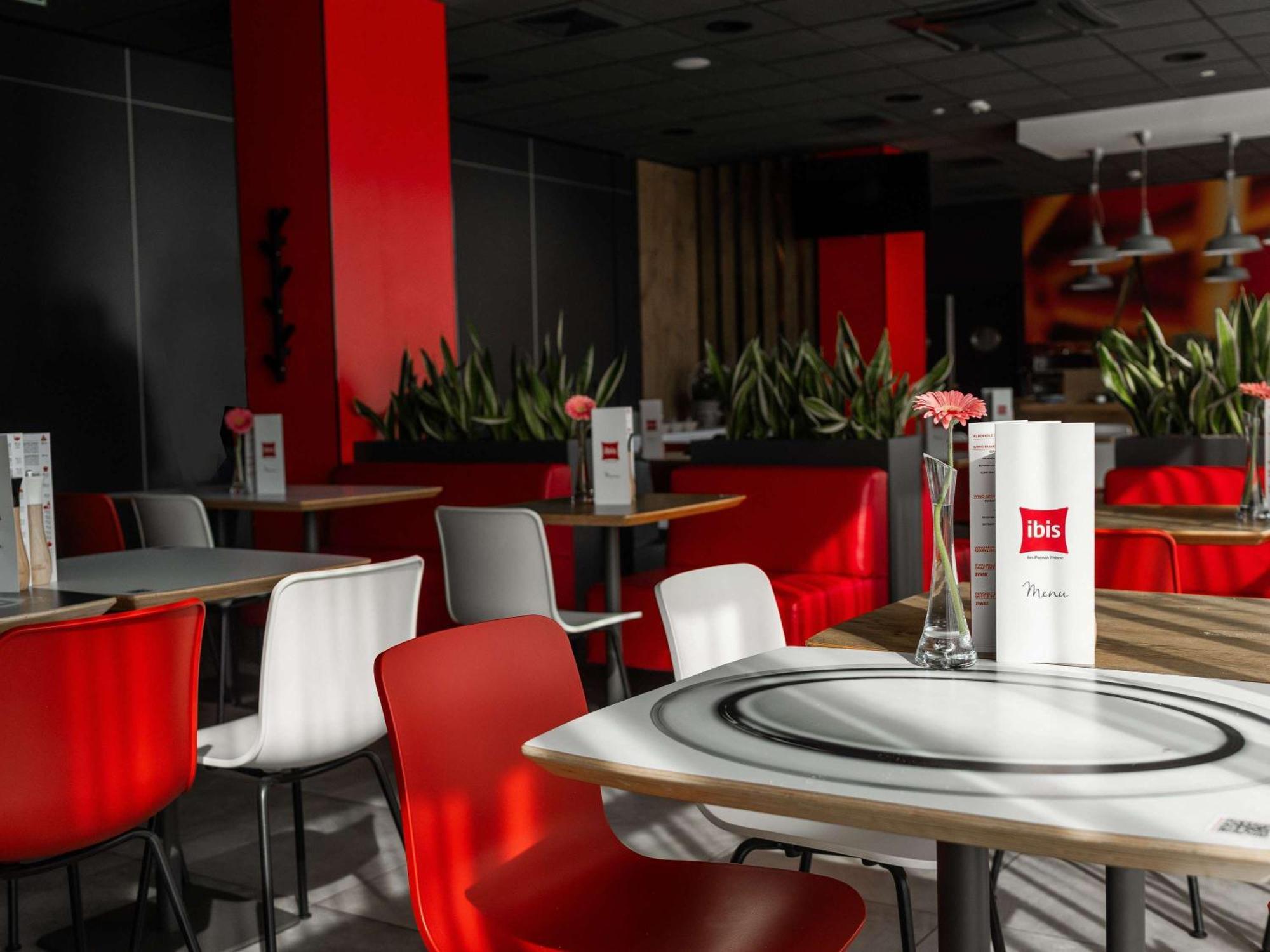 ホテル Ibis Poznan Polnoc スヒ・ラス エクステリア 写真